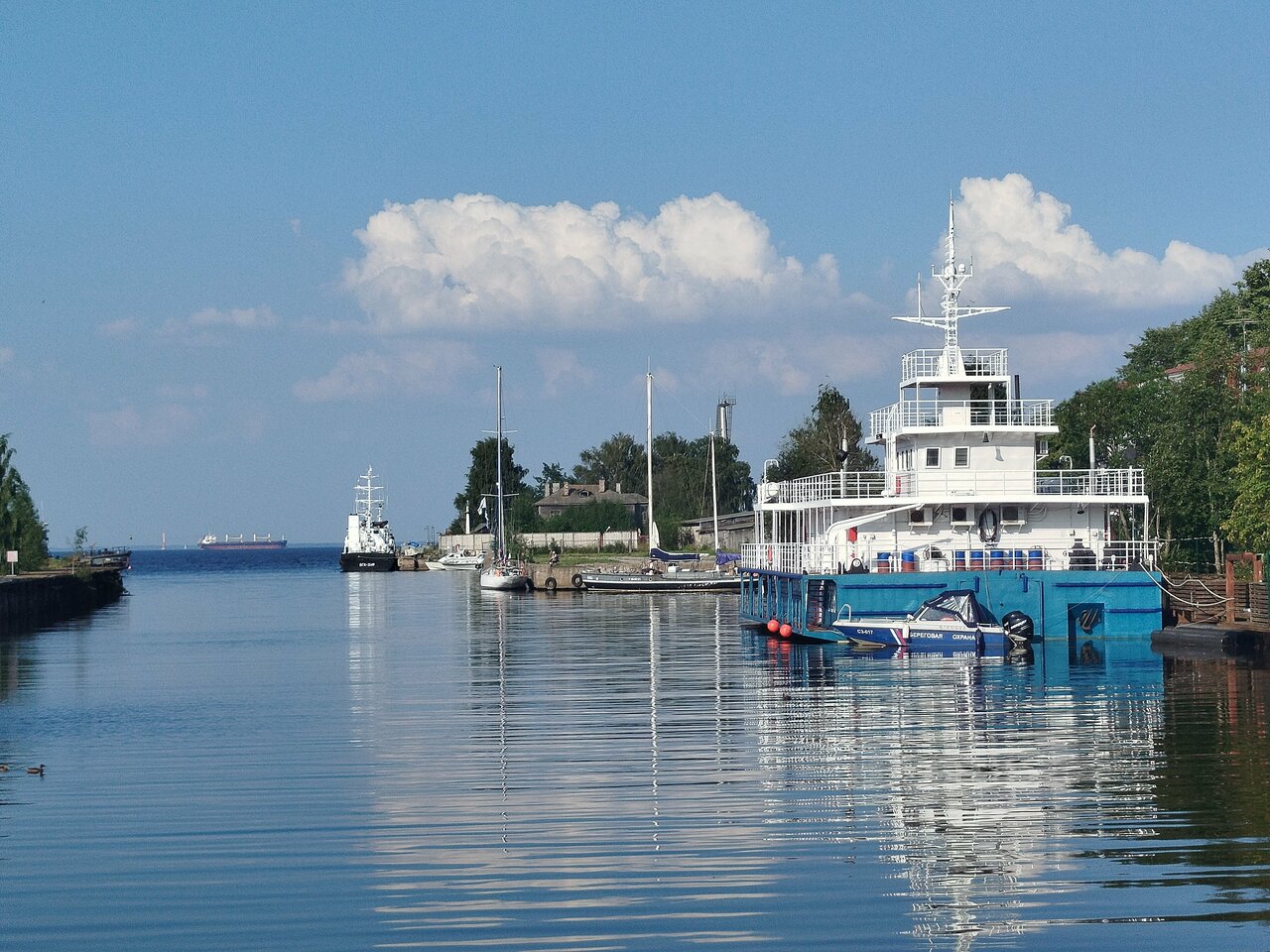 Гостиница Домик у причала Ломоносов-105