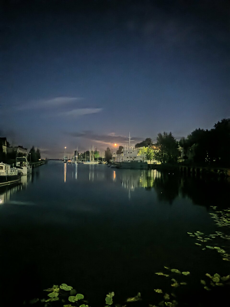 Гостиница Домик у причала Ломоносов-94