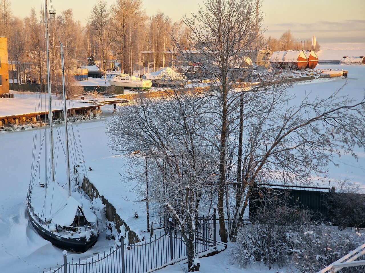 Гостиница Домик у причала Ломоносов-87