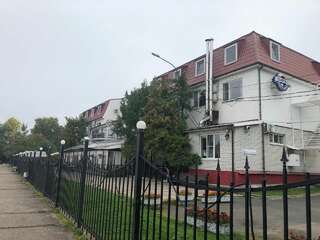 Гостиница Домик у причала Ломоносов-7