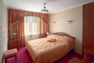 Гостиница Домик у причала Ломоносов Двухкомнатный Люкс-1