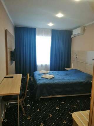 Гостиница Домик у причала Ломоносов Стандартный двухместный номер с 1 кроватью или 2 отдельными кроватями-4