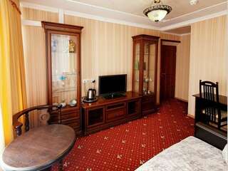 Гостиница Домик у причала Ломоносов Двухкомнатный Люкс-4